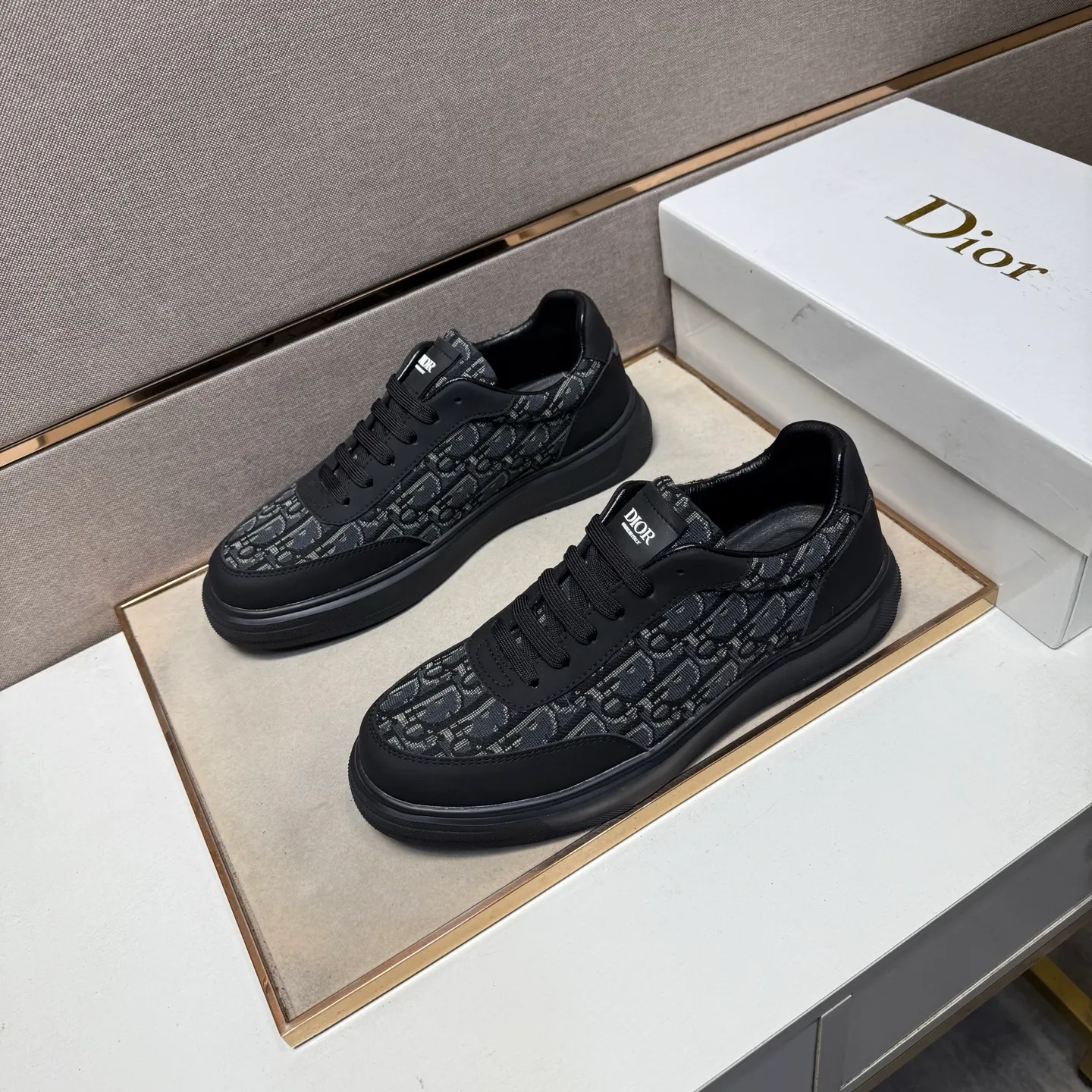 ⬛️Men's shoes 💰p400 [Dior~] Men's casual shoes 2025z cabinet sales simultaneously 🔶Size: 38-44#️⃣ 🔷3 colors🔜The upper is made of multi-material splicing ➕Genuine leather lining, comfortable and breathable, sole: original comfortable and wear-resistant outsole, ⚠️real thing📱photographed🎬real thing is better📢📢📢